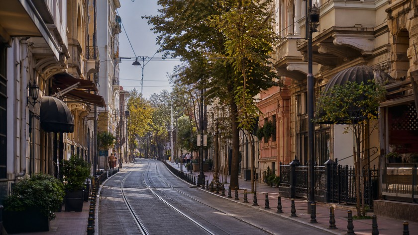 Bahariye Caddesi yürüyüş ve Kadıköy sokak atmosferi