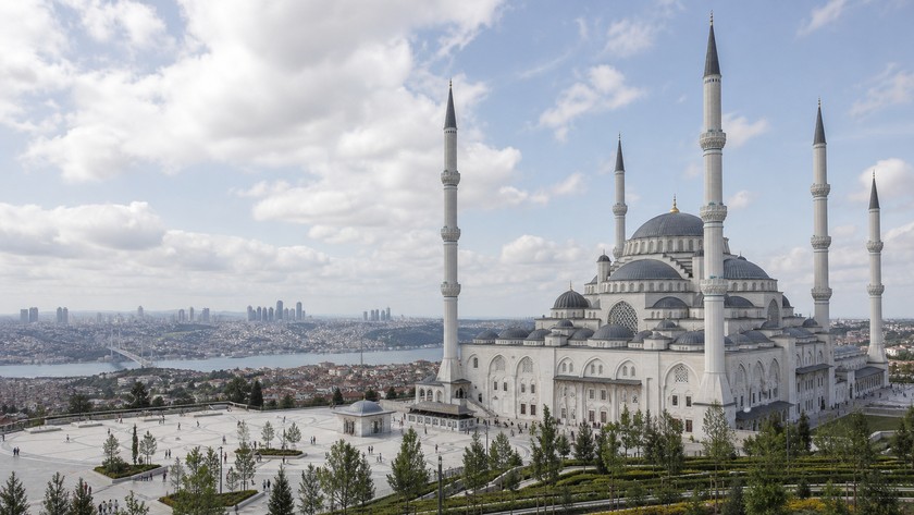 Çamlıca Camii