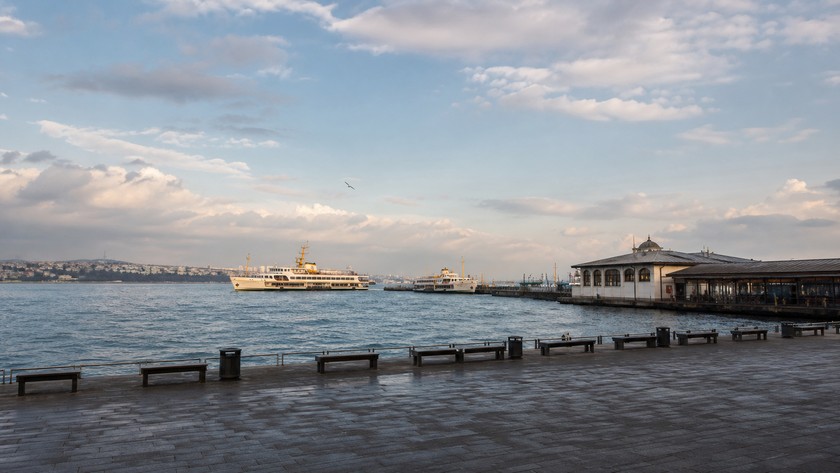 Kadıköy iskele çevresi ve vapur atmosferi