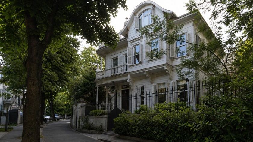 Barış Manço Evi Rehberi: Moda, Müze Deneyimi ve Kadıköy Rotası