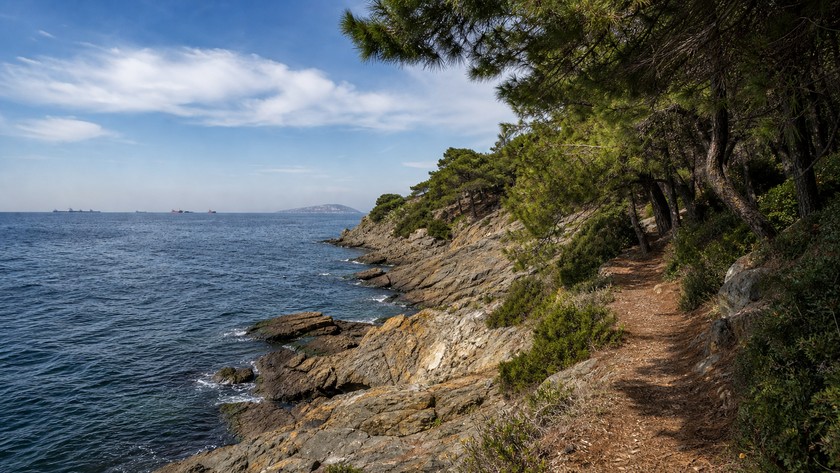 Burgazada Kalpazankaya çevresi