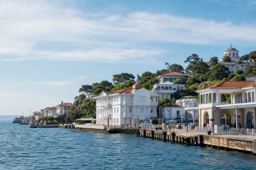 Büyükada Gezilecek Yerler: Ada Rotası, Sahil ve Gezi Planı
