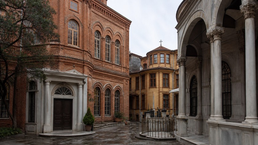 Fener Rum Patrikhanesi Rehberi: Balat ve Haliç Rotasında Tarihi Durak