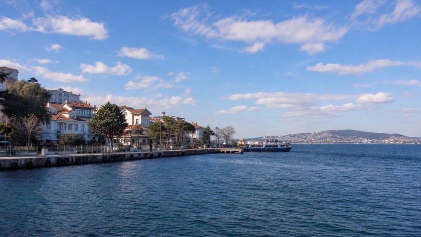 Kınalıada Gezilecek Yerler: Sahil, Yürüyüş ve Ada Rotası