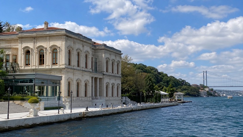 Sakıp Sabancı Müzesi Rehberi: Müze, Emirgan ve Boğaz Rotası