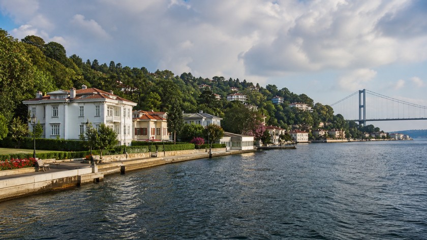 Tarabya Sahili Rehberi: Boğaz Kıyısı, Yürüyüş ve Sarıyer Rotası