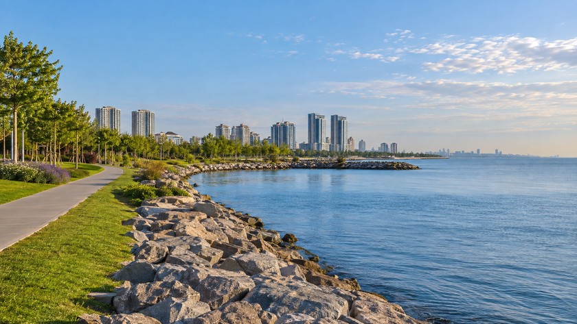 Ataköy Sahili Gezilecek Yerler: Marina, Parklar ve Marmara Rotası