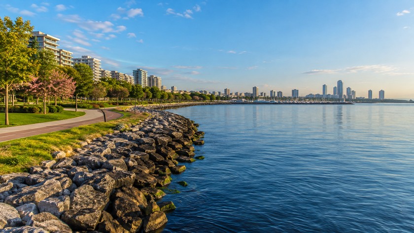 Ataköy Sahili Gezilecek Yerler: Marina, Parklar ve Marmara Rotası