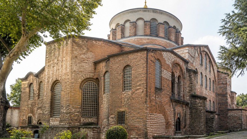 Aya İrini Rehberi: Tarihi Yapı, Topkapı ve Sultanahmet Rotası