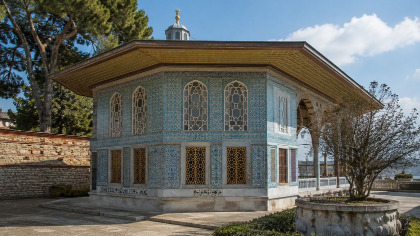 Çinili Köşk Rehberi: Tarihi Yapı, Müze Çevresi ve Fatih Rotası