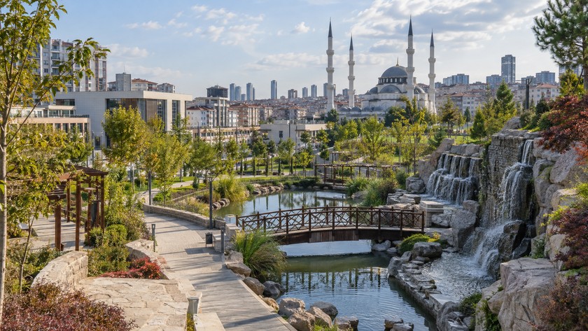 Esenler Gezilecek Yerler: Millet Bahçeleri, Parklar ve Şehir Rotaları