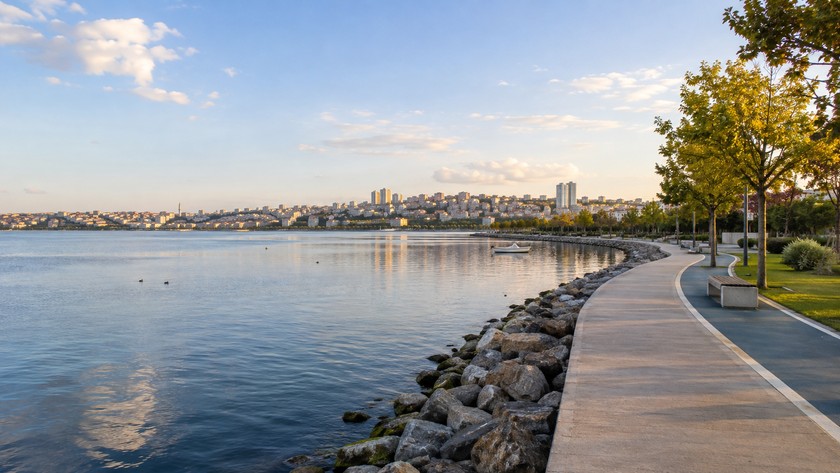 Küçükçekmece Sahili Rehberi: Göl, Kıyı ve Marmara Rotası
