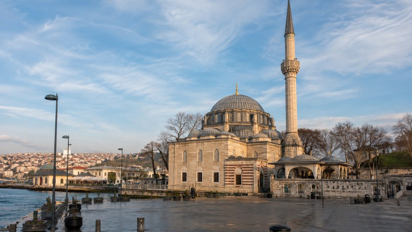 Mihrimah Sultan Camii Rehberi: Üsküdar'da Tarihi Yapı ve Sahil Rotası