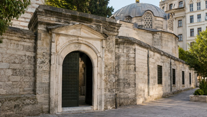 Yeraltı Camii Rehberi: Karaköy'de Tarihi Yapı ve Beyoğlu Rotası